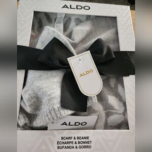 NWT ALDO SCARF AND BEANIE GIFT SET WOMENS